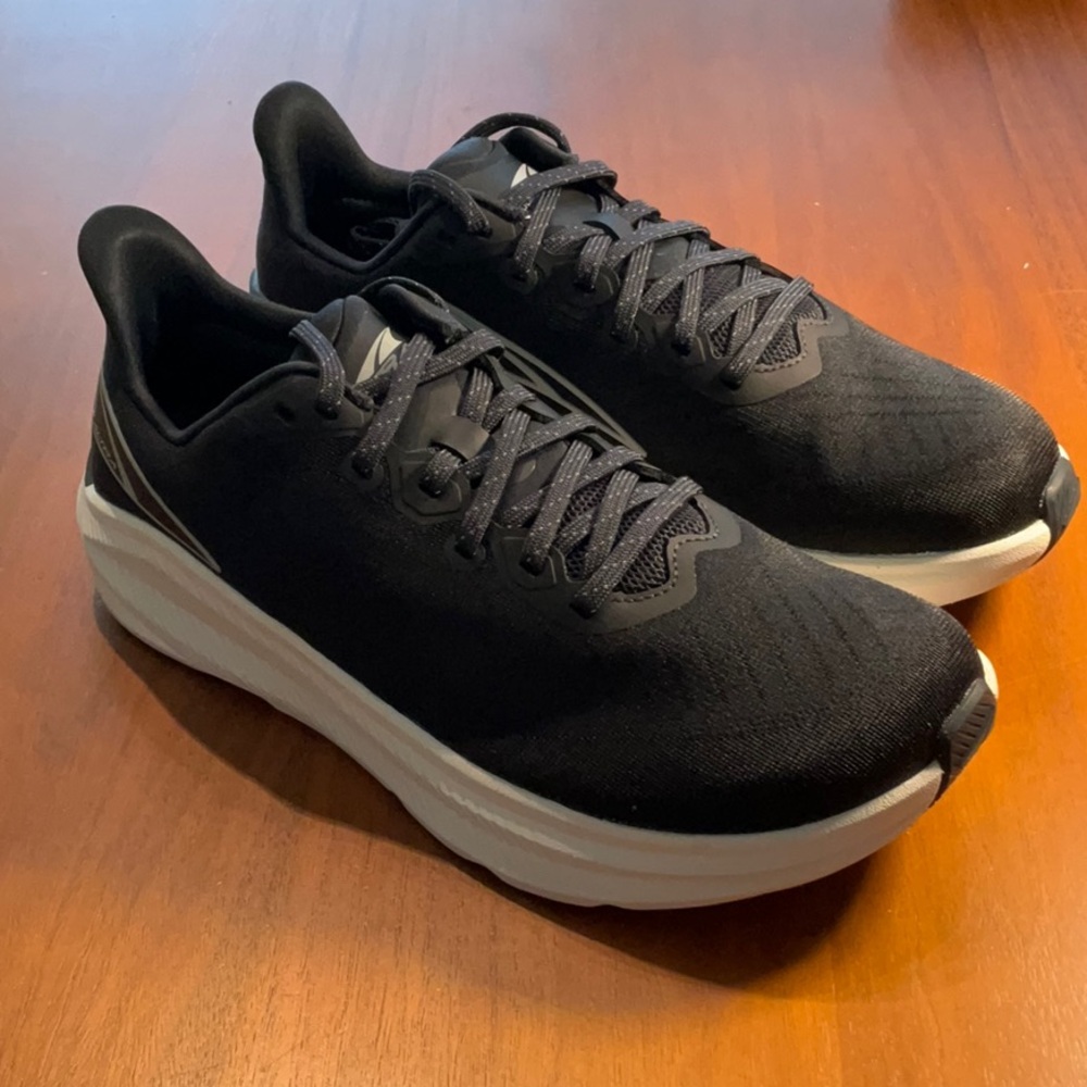 Altra Black Athletic Shoes Experience Form NEW